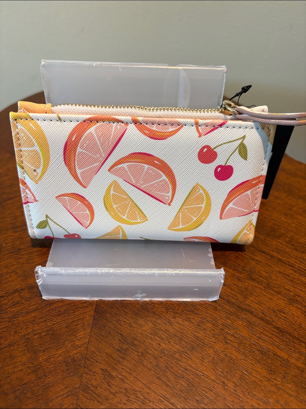 Nanette Lepore Mya slim Wallet organizer card/coin holder fruit print white - Picture 3 of 9